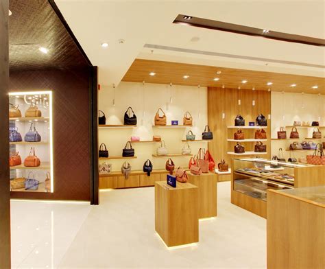 Handwoven Premium Leather Handbags and Accessories - Calonge