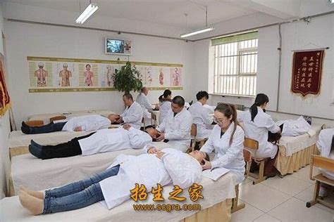 西安中医推拿理疗专业培训班-老师手把手授课
