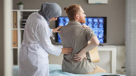 Can A Chiropractor Help With Lower Back Pain & Should I See A Chiropractor For Lower Back Pain ...