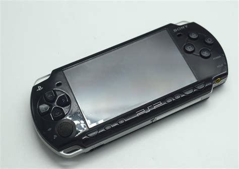 Pacchetto console portatile Sony PSP PlayStation 1000 2000 3000 modelli ...