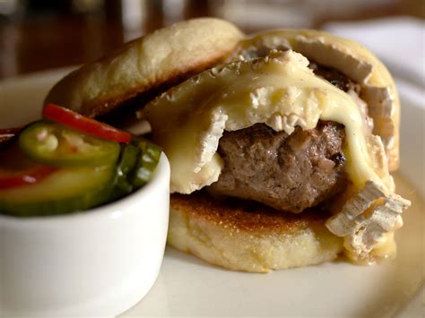 The 10 best burgers in the Twin Cities | Star Tribune