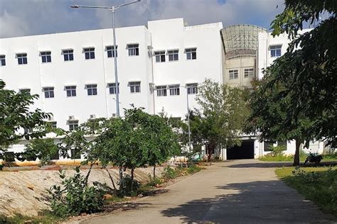 Sri Padmavathi Medical College for Women Tirupati Campus: Photos ...