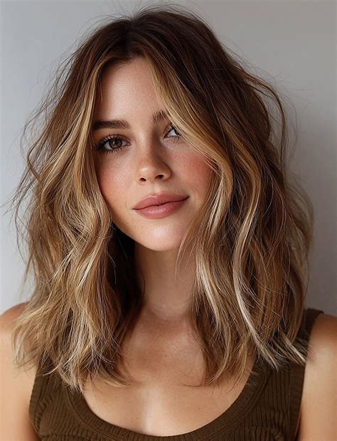 50 Best Medium Wavy Hairstyle Ideas of 2026