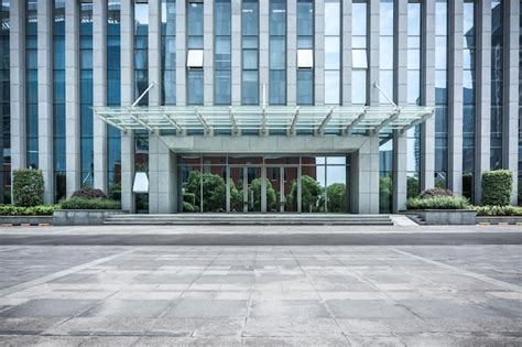 Modern Office Building 的图像结果