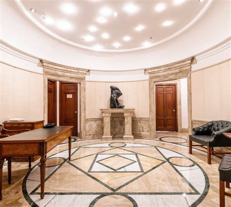 DLF Center Delhi: Luxury Office Spaces for Rent/Lease in Delhi
