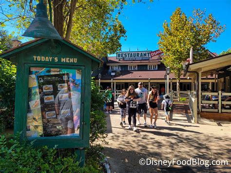 WATCH OUT: Tons of Restaurants Close EARLY Every Day in Disney's Animal ...