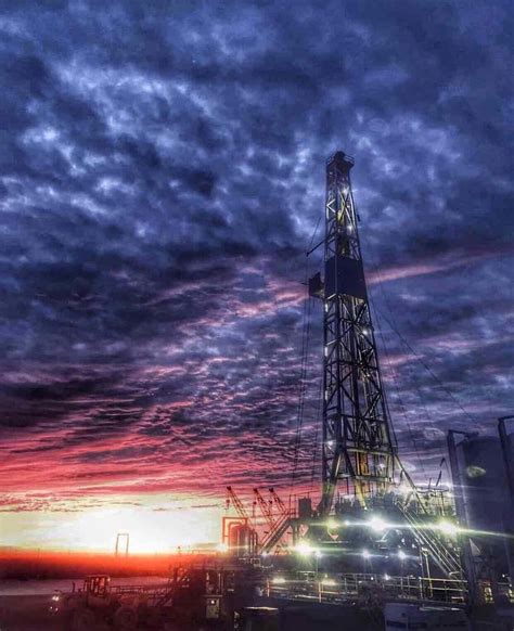 Download Gas Conservation Global Oil Rig Wallpaper | Wallpapers.com