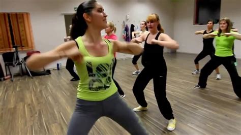 Zumba Dance Workout For Beginners Step By Step With Music Zumba Dance New