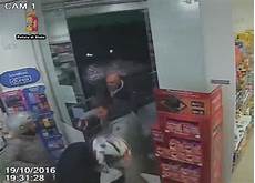 farmacia di turno bagno a ripoli malviventi arrestati in flagrante mentre rapinano la farmacia di turno bagno a ripoli malviventi arrestati in flagrante mentre rapinano la