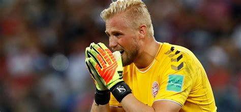 Peter Schmeichel Consoling Son Kasper After Denmarks Exit Is One Of ...
