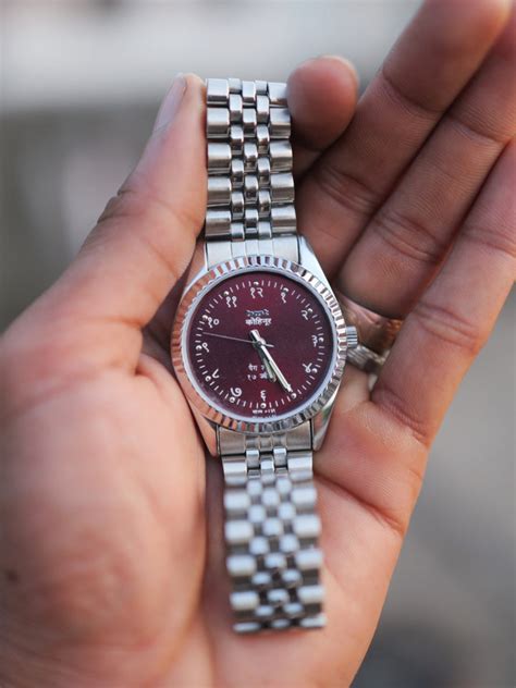 HMT – Watch It Move