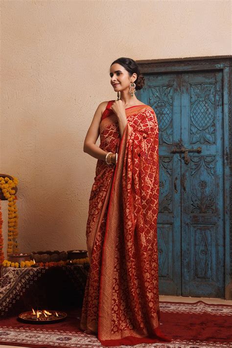 Red Handwoven Gharchola Bandhani Pure Georgette Saree – Geroo Jaipur