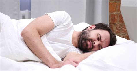 वजन कम करने के लिए रात को भूखे पेट सोना है खतरनाक, हो सकती हैं ये ...