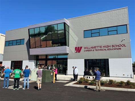 Willamette High School opens its new CTE building