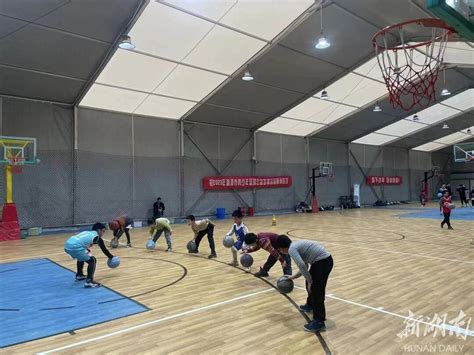 篮球少年看过来！湘潭市青少年篮球公益培训活动开班啦 - 新湖南客户端 - 新湖南