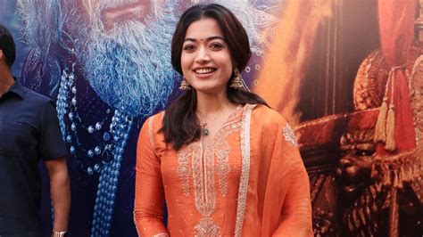 Rashmika Mandanna Recovers From Leg Injury, Joins Vicky Kaushal At ...