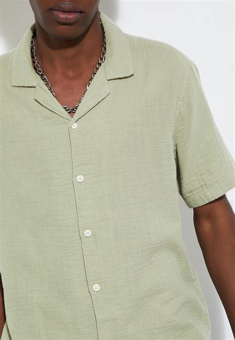 Buy URB_N Men Regular Fit Solid Resort Shirt Online at just Rs. 899.0 ...