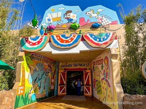 FULL MENU for Roundup Rodeo BBQ in Disney World! | the disney food blog