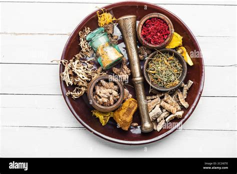 Chinese Herbal Medicine 的图像结果