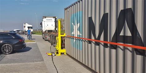 Mobile Mini Container Unloading 的图像结果