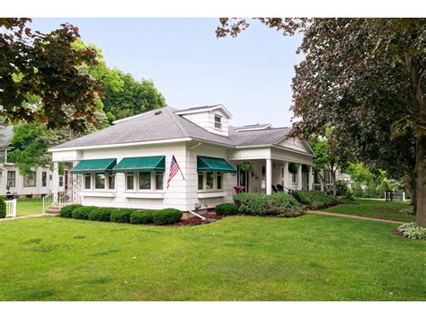 526 S Beaumont, Prairie Du Chien, WI, 53821 | MLS: 1880919 | Edina Realty