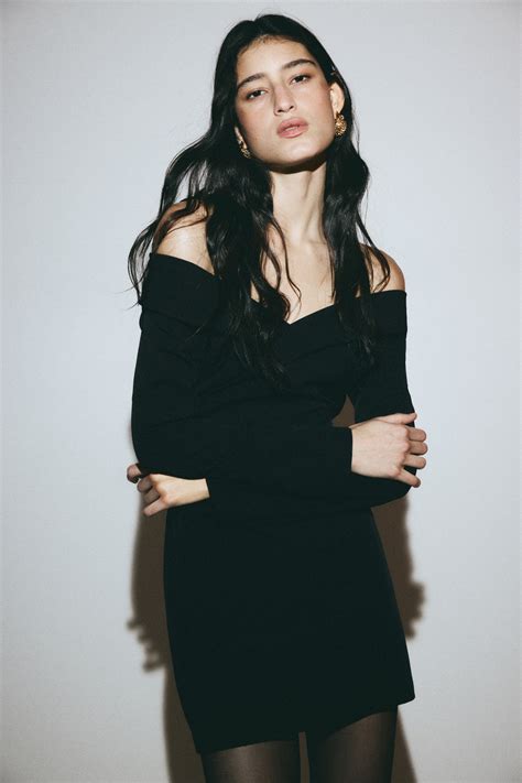 Off-the-shoulder wrap dress - Black - Ladies | H&M IN