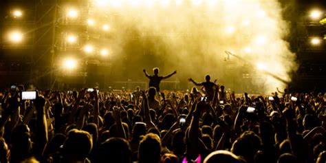 Concert Outfit Ideas That Pop on Instagram
