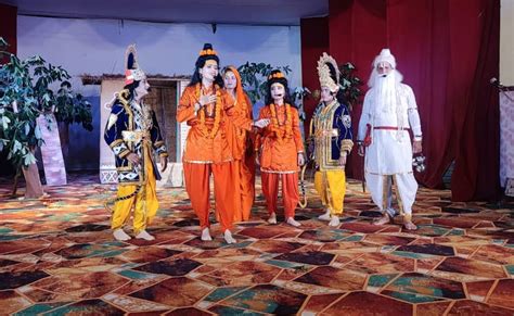 लखनऊ की अनोखी रामलीला: राम-लक्ष्मण, सीता से लेकर भरत-शत्रुघ्न, महिलाएं ...