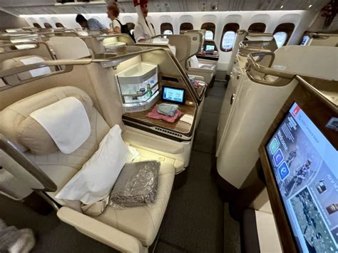 Emirates 777 Business Class 的图像结果