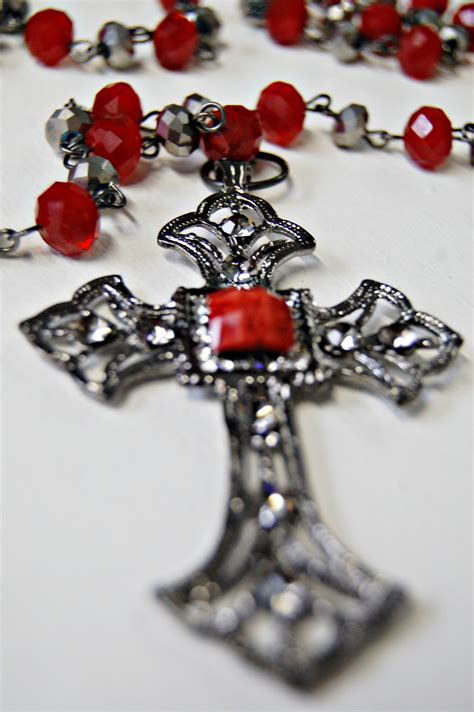 cruz e cristais | Cristais, Bijus