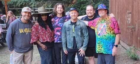 Dead Roses @ Elephant In The Room , The Elephant in the Room ...