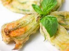 pastella fiori di zucca fiori di zucca ripieni una ricetta molto semplice quanto pastella fiori di zucca fiori di zucca ripieni una ricetta molto semplice quanto