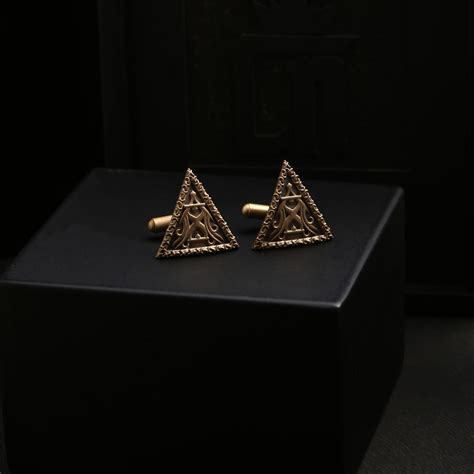 Buy Cosa Nostraa The Triangle Shield Cuffling Online