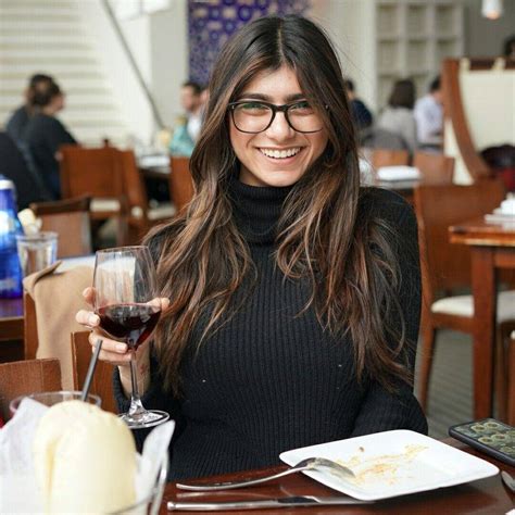 [100+] Mia Khalifa Wallpapers | Wallpapers.com