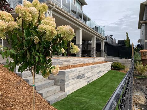 Modern Garden Magic - Backyard Landscaping with Retaining Walls | Gardenida