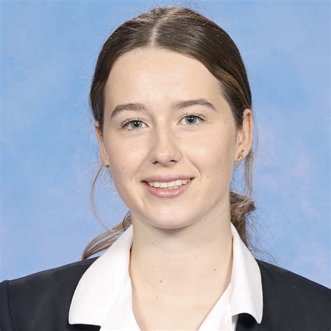 Charlotte - Biology teacher - ₹1893/h