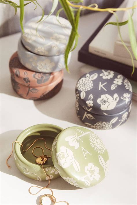 26 Bridal Shower Hostess Gifts That Are Budget Friendly