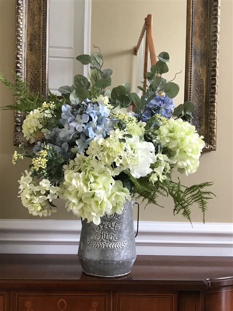 Flower Arrangements Using Hydrangeas