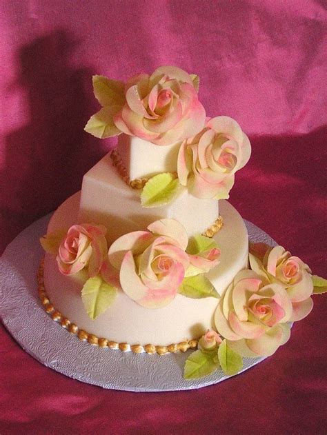 Rosette covered wedding cake – India's Wedding Blog