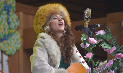 Song Review – Sierra Ferrell – “The Fox Hunt” - Saving Country Music