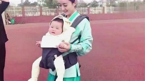 赵丽颖首次公开儿子照片，宝宝胖乎乎十分可爱，和冯绍峰一模一样 _孩子