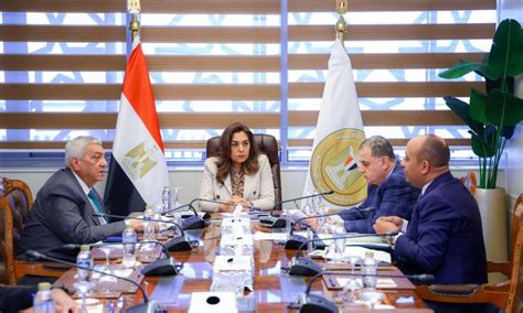 منال عوض تتابع التصالح على مخالفات البناء وتراخيص المحال العامة ...