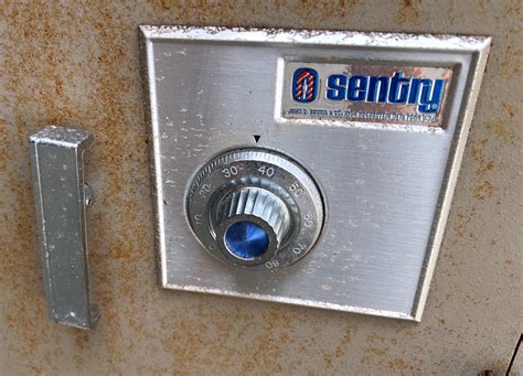 Vintage Sentry Floor Safe With Combination | #4661141313
