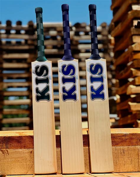 Light Weight English Willow Cricket Bat for Professional Cricket Game ...