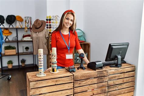 Store Work Uniform Colorful Shopkeeper 的图像结果