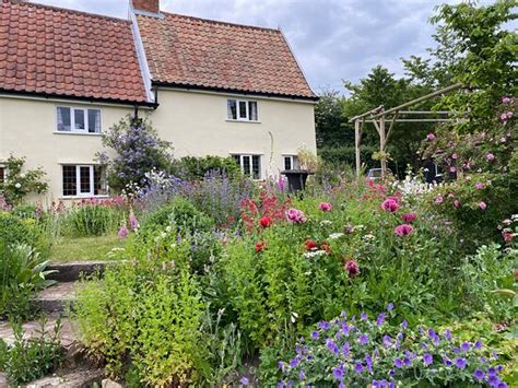MULLEYS COTTAGE (Westleton) - B&B Reviews, Photos, Rate Comparison ...