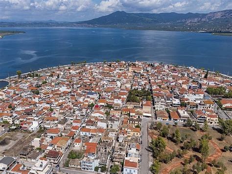 Beautiful town Aitoliko Island floating in stunning lagoon only ...