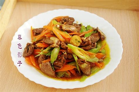 胡萝卜炒鸡杂,胡萝卜炒鸡杂的家常做法 - 美食杰胡萝卜炒鸡杂做法大全