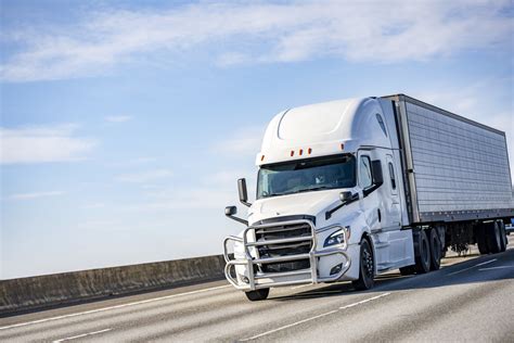 THE ULTIMATE GUIDE TO COMMERCIAL TRUCK LEASING - Inspired Funding, LLC