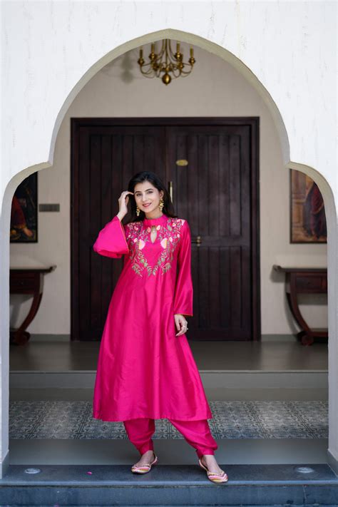 Women's Magenta Pink Kurta Embroidery Co-Ord Set – Trendia